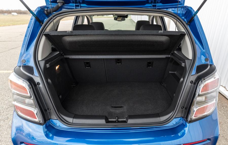 Багажник Chevrolet Sonic RS Hatchback 2016 года  (NA) (фото 11 из 17)